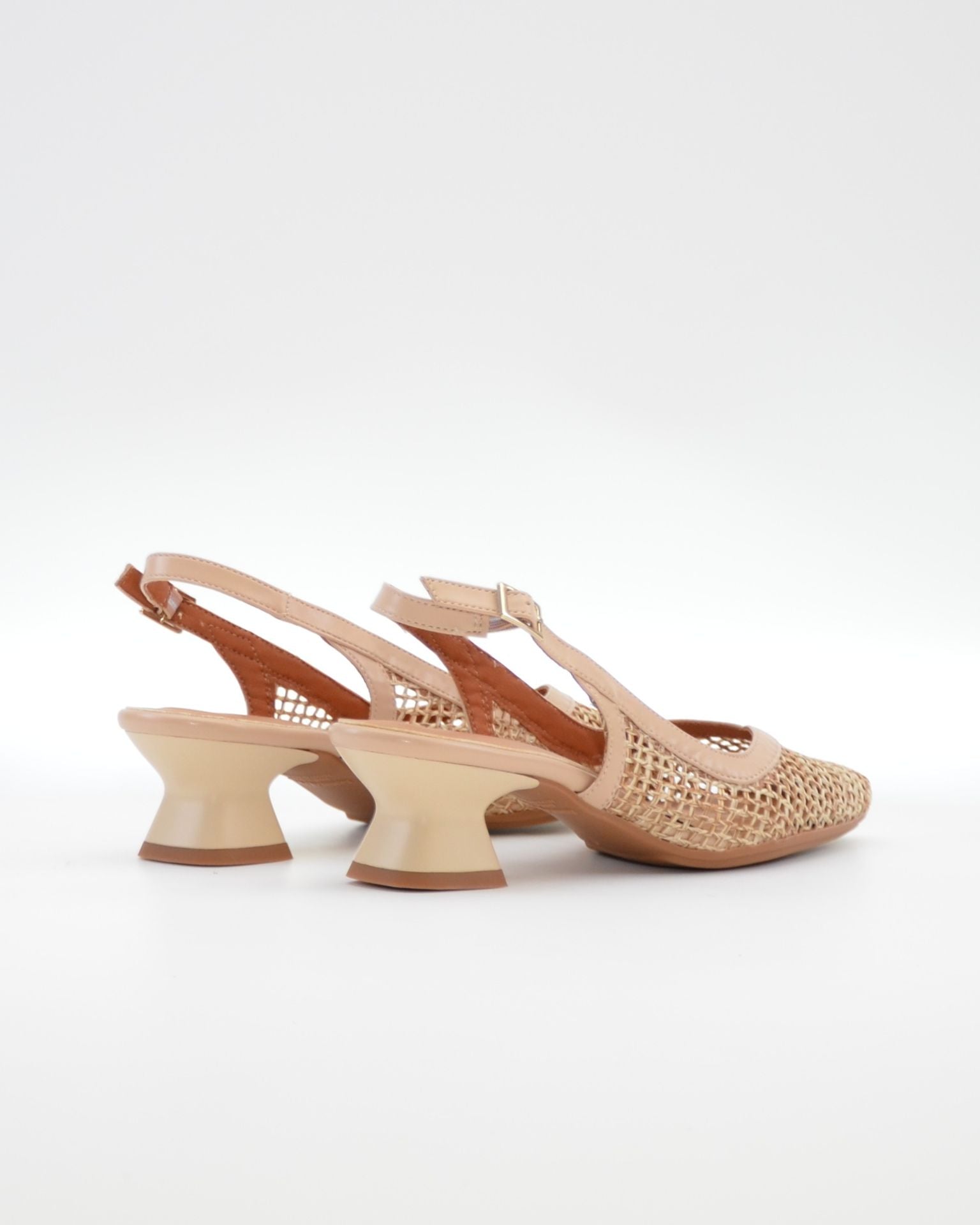 ZAPATO VESTIR MUJER DESTALONADO TACON BAJO DANIELA VEGA CON REJILLA NATURAL BEIGE