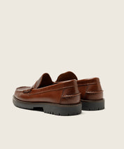 MOCASIN COSIDO A MANO COLOR MARRON SEAHORSE ANTIFAZ GOMA