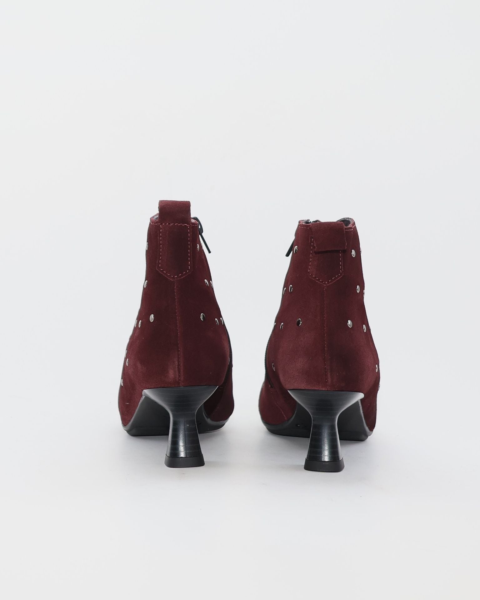 BOTIN MUJER TACON FINO SERRAJE BURDEOS CON TACHAS KAOLA 6690