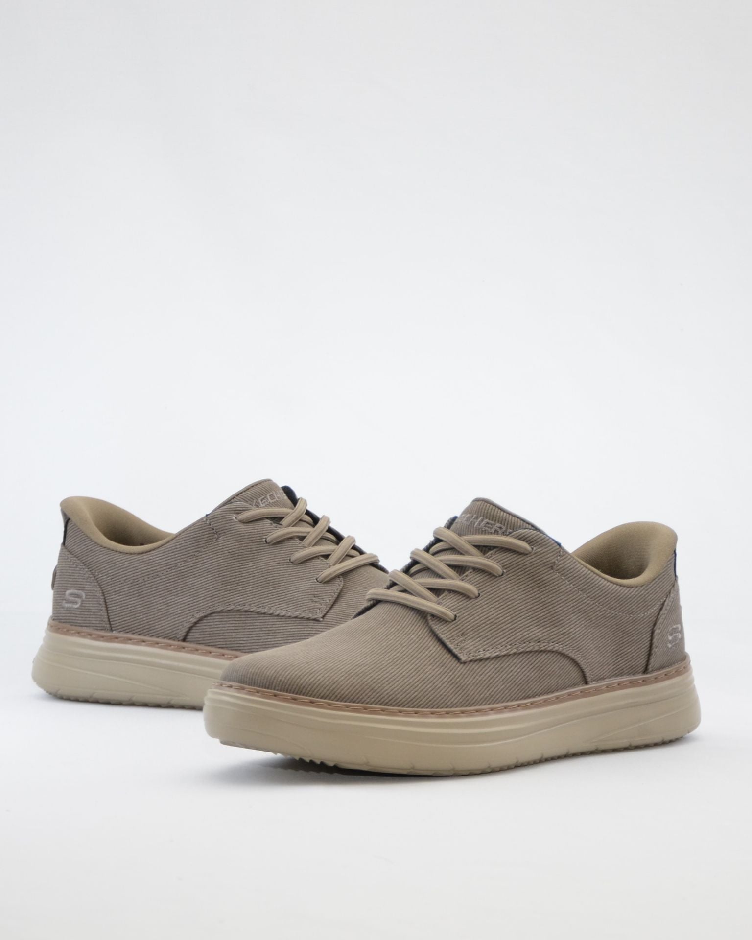 ZAPATILLA DE LONA SIN CORDONES TAUPE SKECHERS 205701 DKTP SLIP-INS