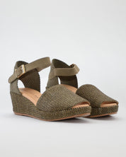 SANDALIA CON CUÑA MUJER PLANTA ACOLCHADA RAFIA KAKI PITILLOS 11260
