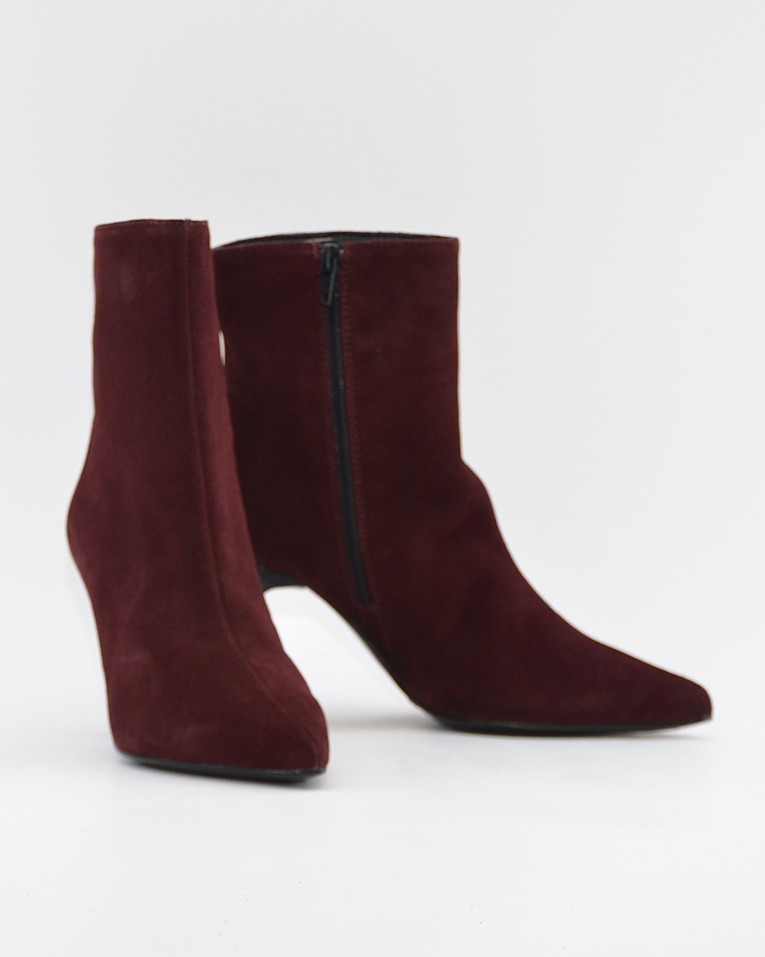 BOTIN DE MUJER TACON FINO COLOR SERRAJE BURDEOS DESIREE SHEILA