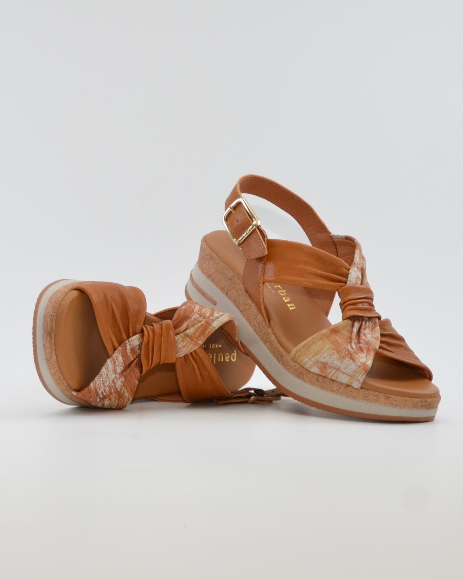 SNDALIA MUJER CUÑA COLOR CUERO PLANTA ACOLCHADA PAULA URBAN 35-710