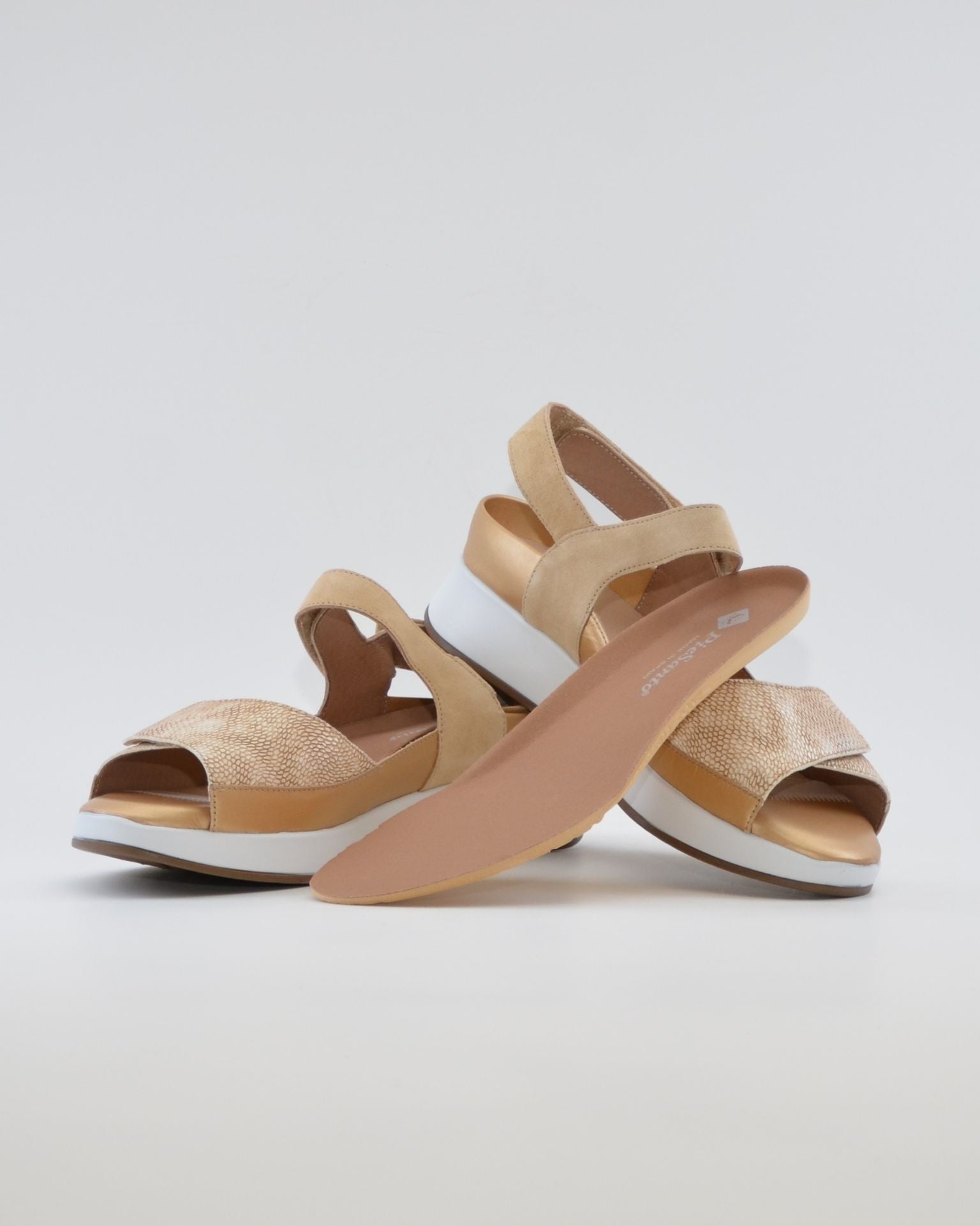 SANDALIA PLANTILLA EXTRAIBLE MUJER TRES VELCROS ANCHO ESPECIAL COLOR SAND PIE SANTO 260422