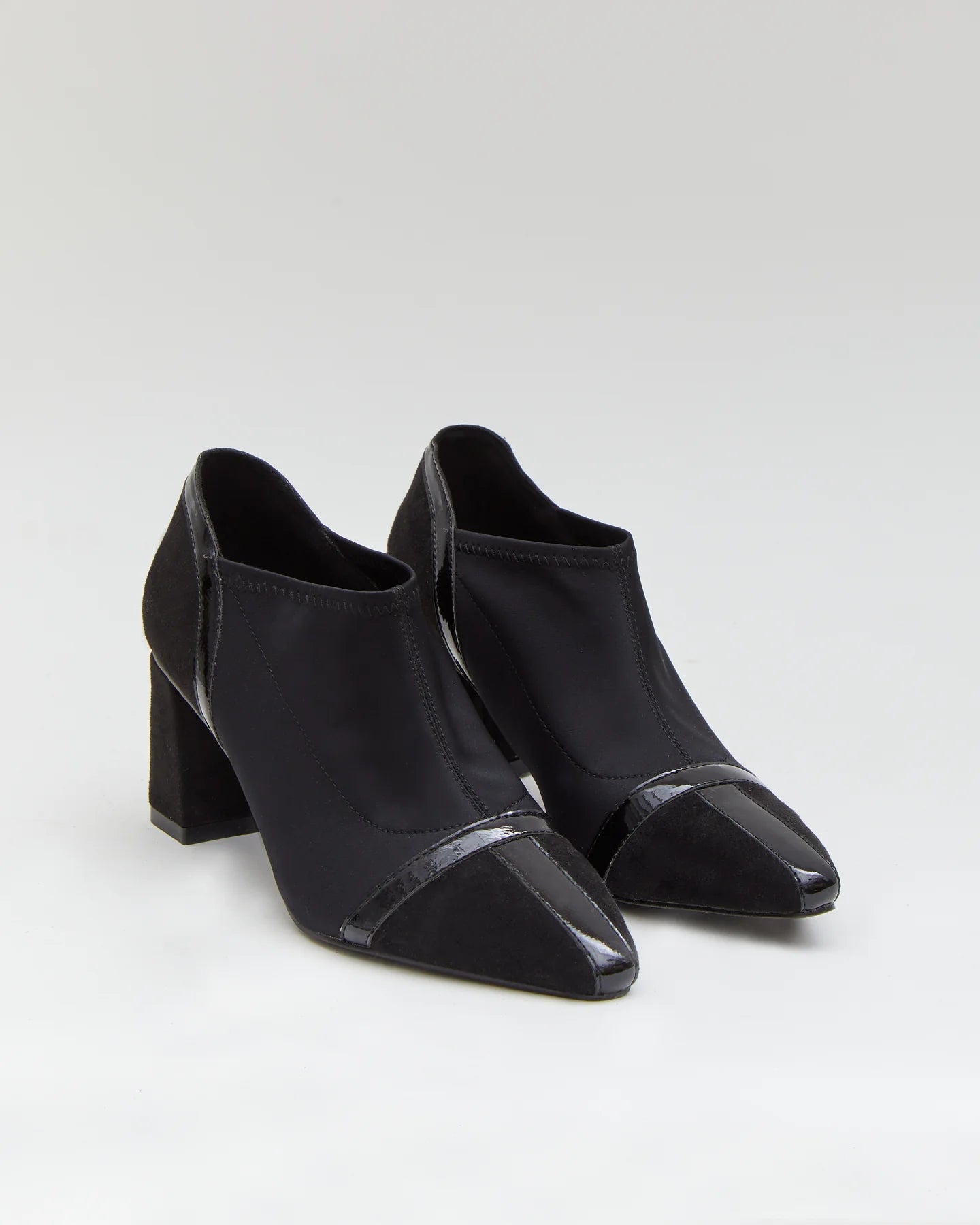 ZAPATOS ABOTINADOS TACON LICRA NEGRO A5427