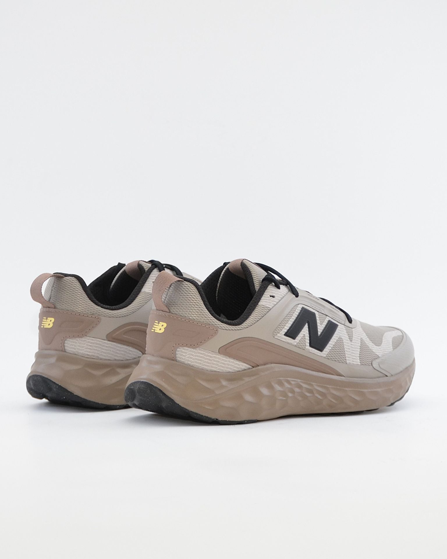 SNEAKERS NEW BALANCE MARIS 8P6 ZAPATILLAS DEPORTIVAS HOMBRE COLOR BEIGE FRESH FOAM