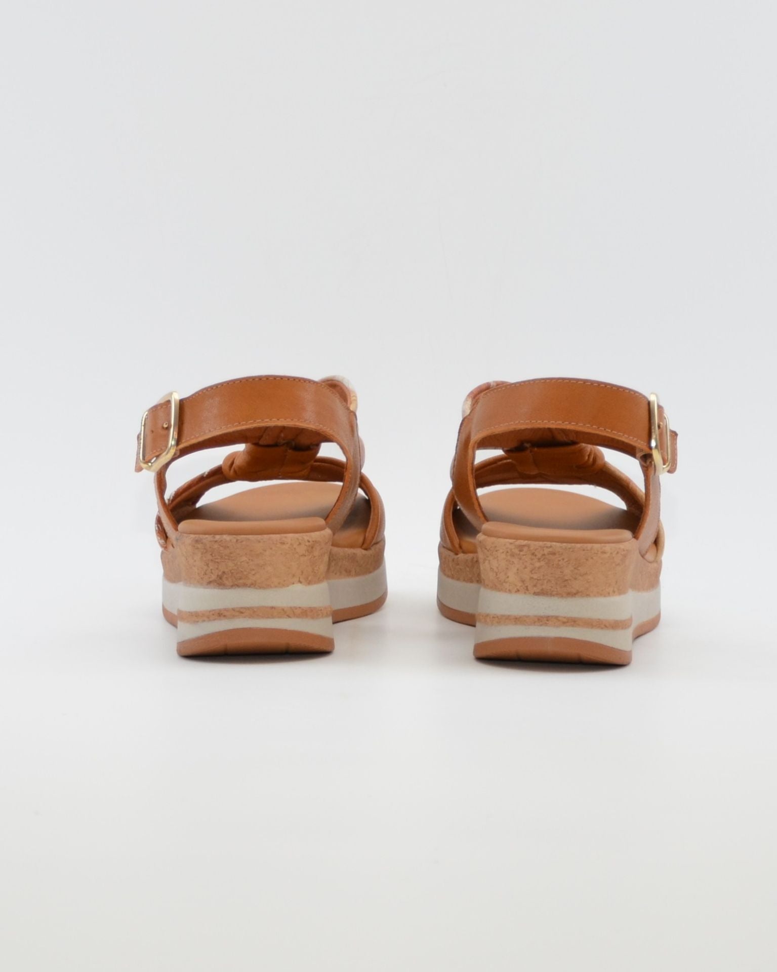 SNDALIA MUJER CUÑA COLOR CUERO PLANTA ACOLCHADA PAULA URBAN 35-710