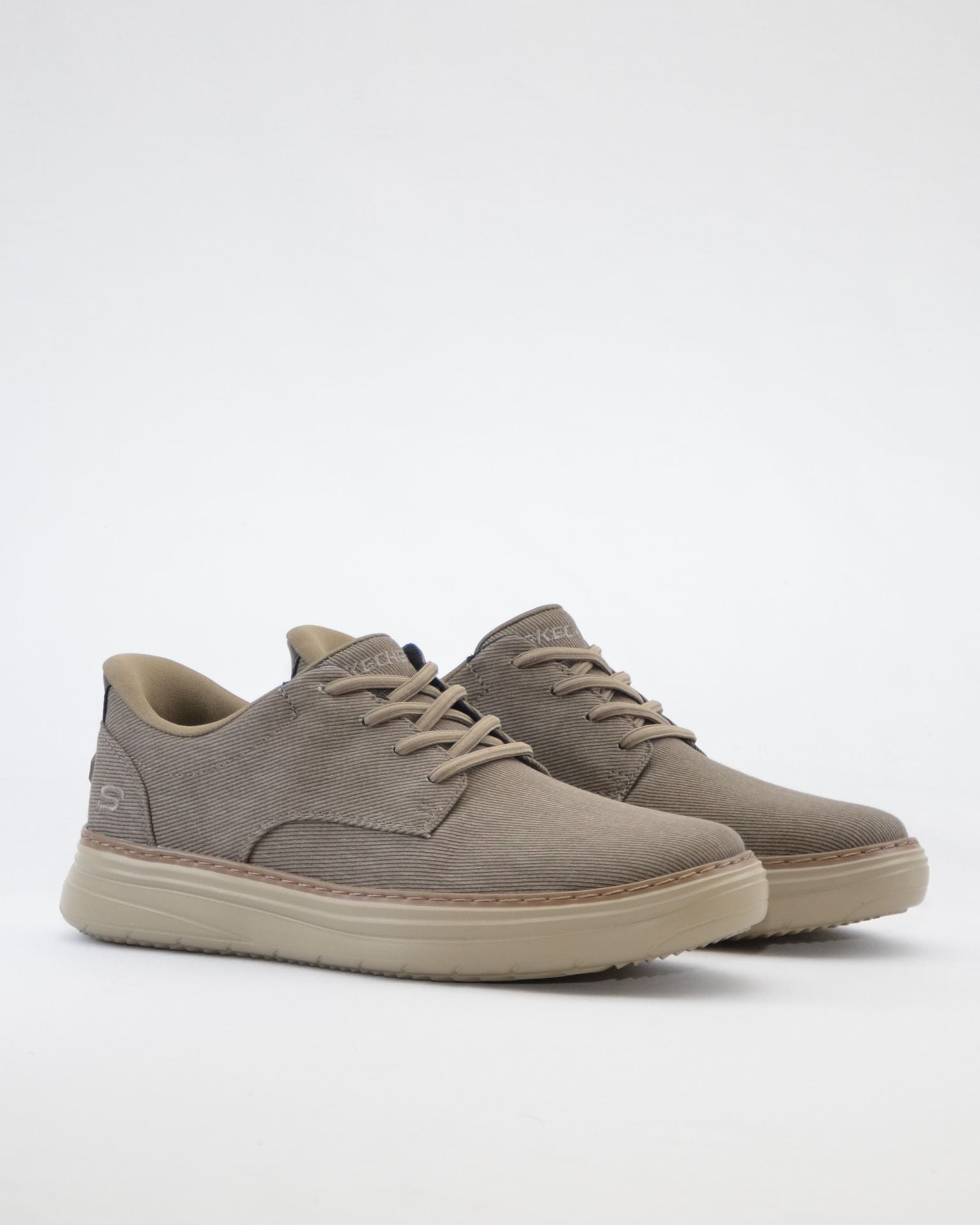 ZAPATILLA DE LONA SIN CORDONES TAUPE SKECHERS 205701 DKTP SLIP-INS