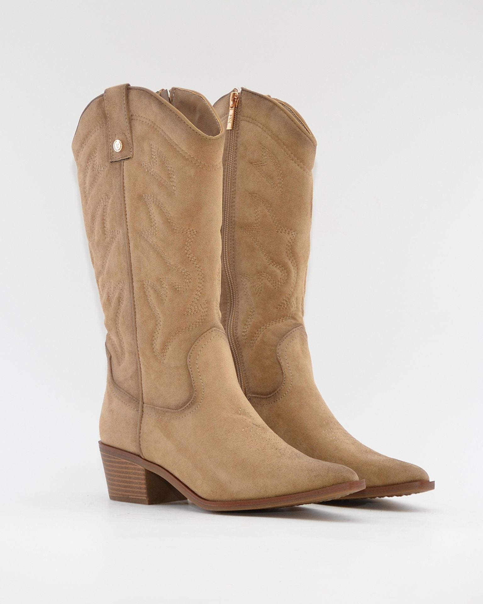 BOTA COWBOY COLOR BEIGE CON CREMALLERA  XTI 144308