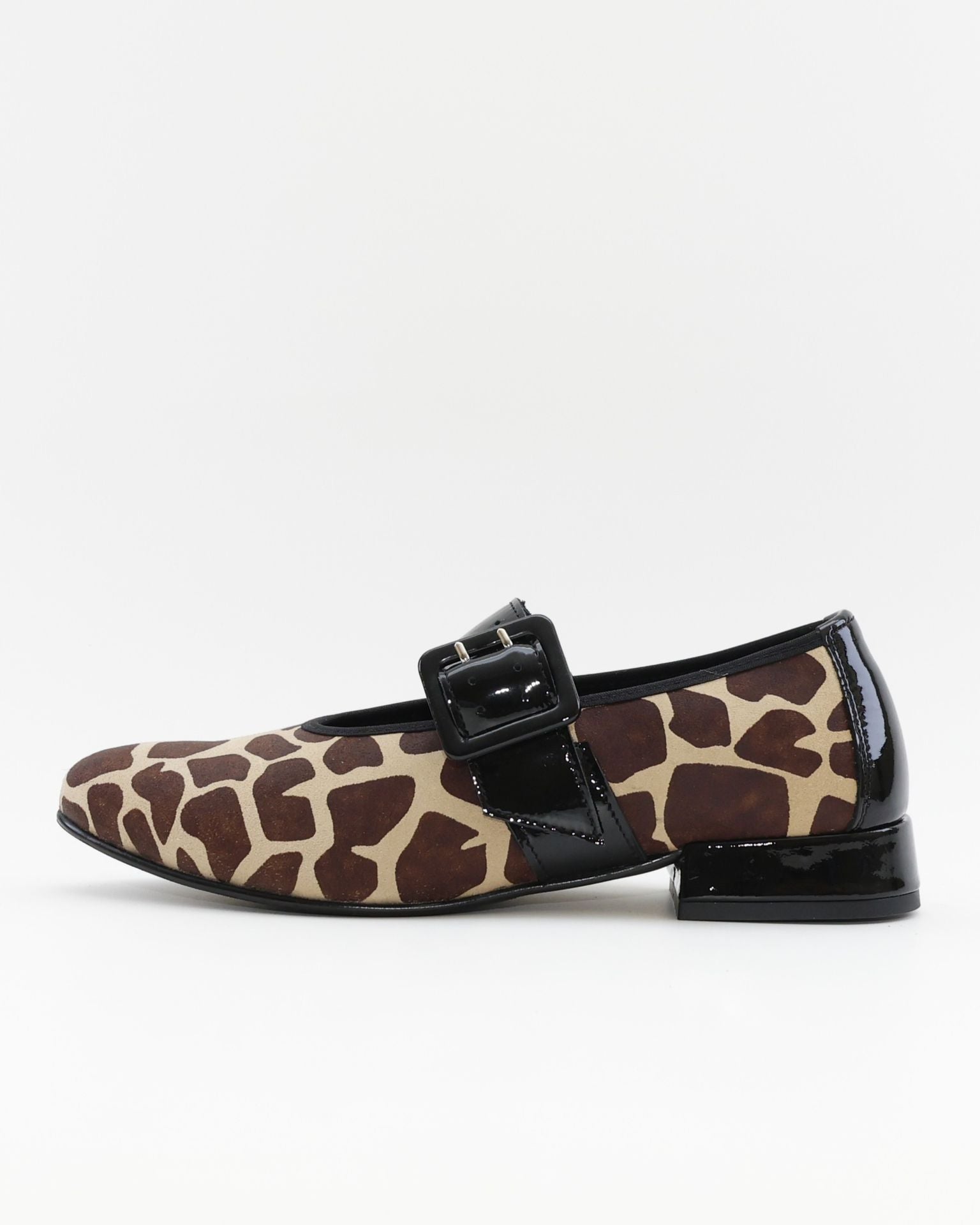 MERCEDITAS MUJER ANIMAL PRINT JIRAFA CHAROL NEGRO CON CORREA Y HEBILLA LACOMBA CEDAR