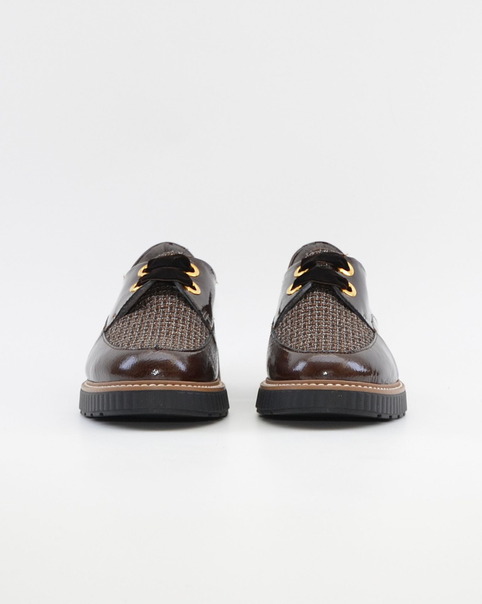 ZAPATO CASUAL MUJER PITILLOS CORDON PLANTILLA EXTRAIBLE 11555 CHAROL MARRÓN