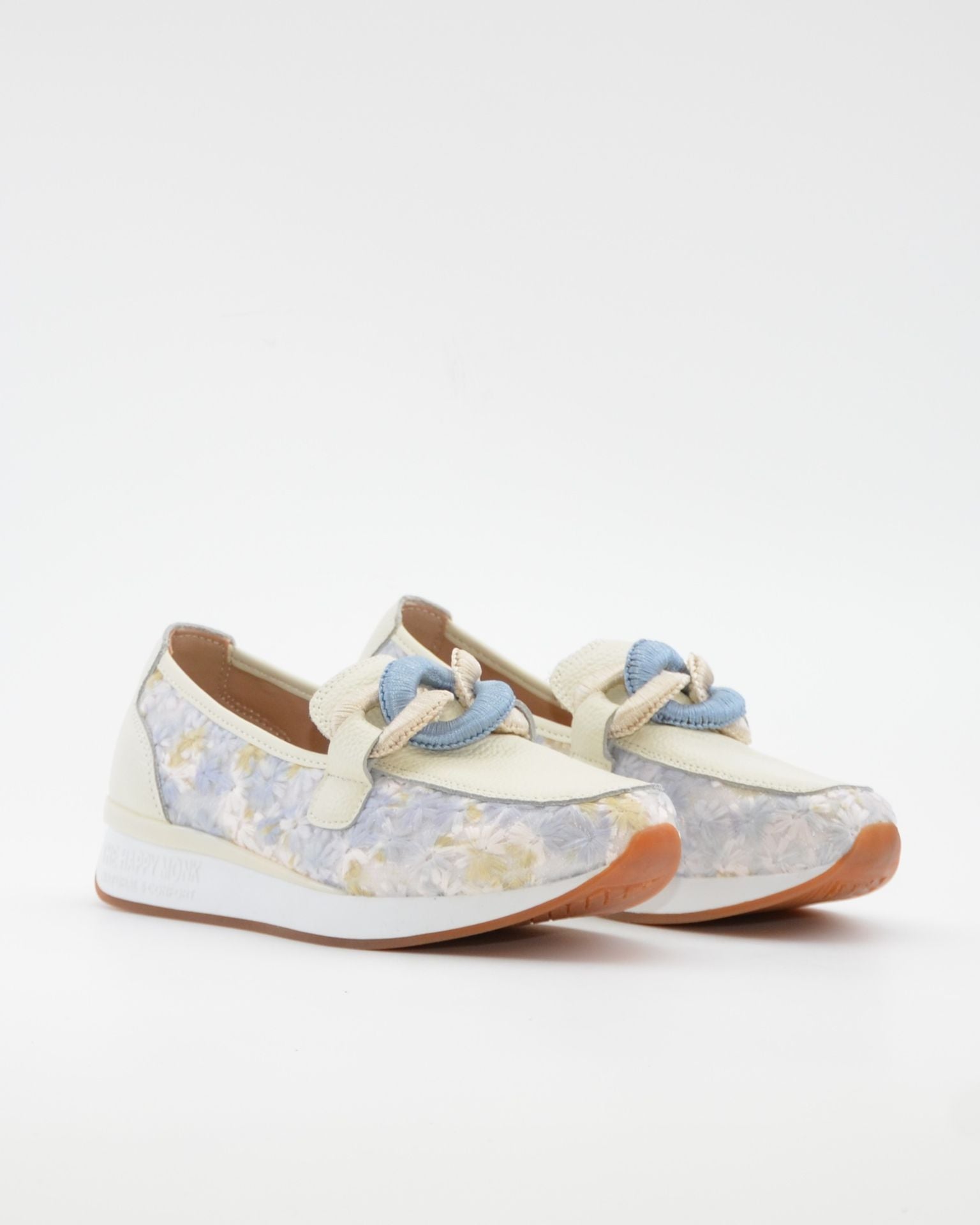 MOCASIN DEPORTIVO MUJER COLOR HIELO BORDADO FLORES THE HAPPY MONK VANITY 011