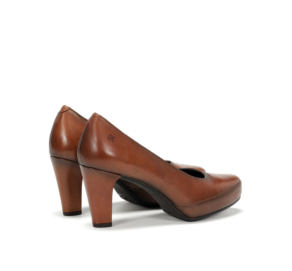 ZAPATO SALON PLATAFORMA COLOR CUERO