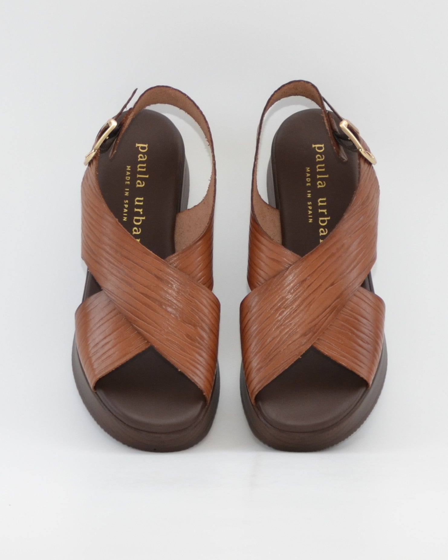 SANDALIA MUJER CRUZADA COLOR CUERO PLANTA ACOLCHADA PAULA URBAN 33-2070 AVELLANA
