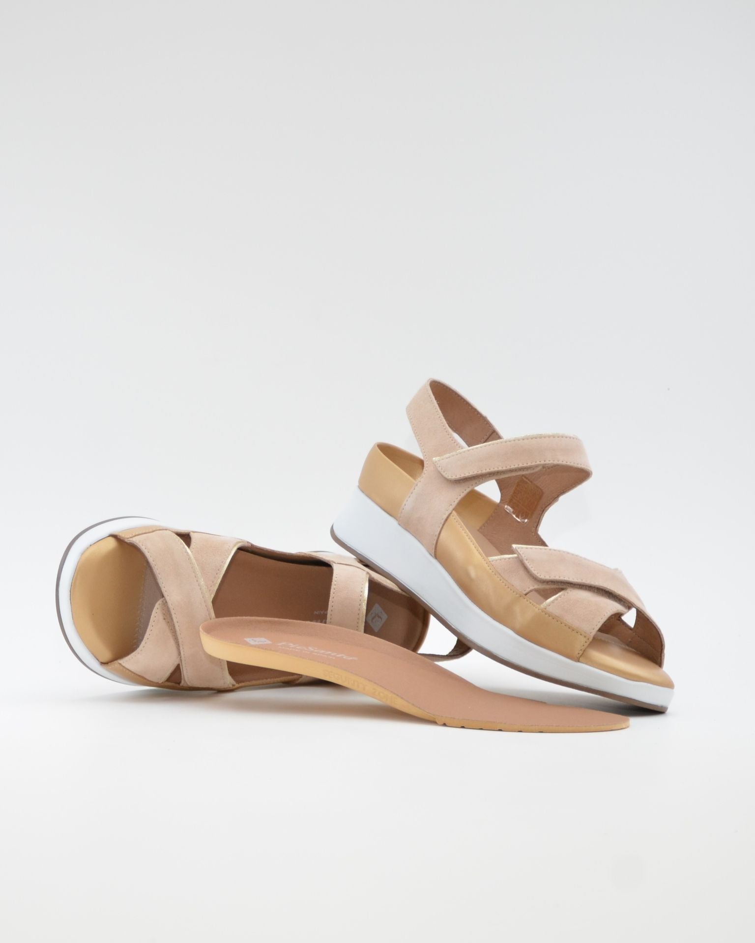 SANDALIA CRUZADA PLANTILLA EXTRAIBLE MUJER TRES VELCROS ANCHO ESPECIAL COLOR NUDE PIE SANTO 260381