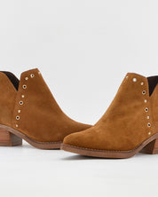 BOTIN MUJER COWBOY SERRAJE CUERO CON TACHAS KAOLA 3500