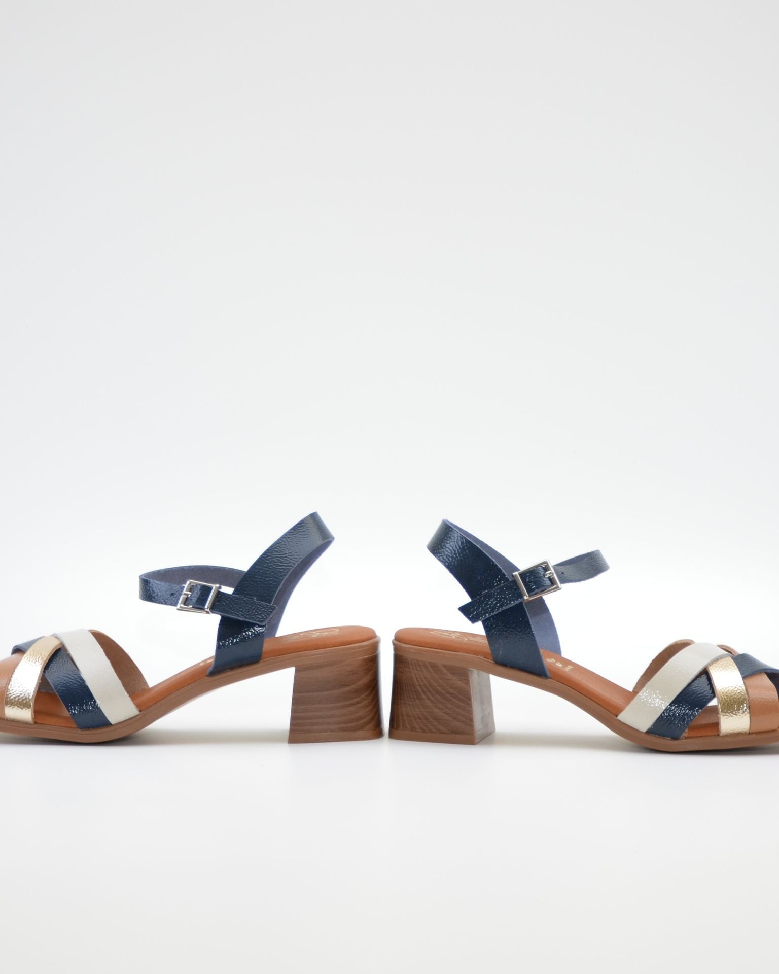 SANDALIA MUJER TIRAS CHAROL COMBI MARINO TACON PLANTA DE GEL OH MY SANDALS 6004