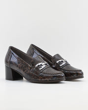 ZAPATO MUJER ANCHO ESPECIAL CON PLANTILLA EXTRAIBLE CHAROL PITÓN MARRÓN PITILLOS 11643