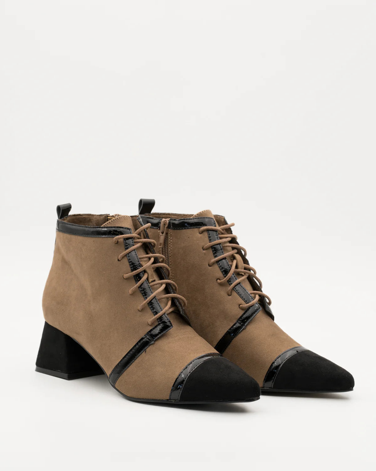 BOTIN TACON BAJO CORDON CAMEL NEGRO A5406