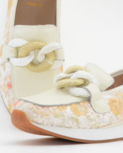 MOCASIN DEPORTIVO MUJER COLOR BEIGE BORDADO FLORES THE HAPPY MONK VANITY 011