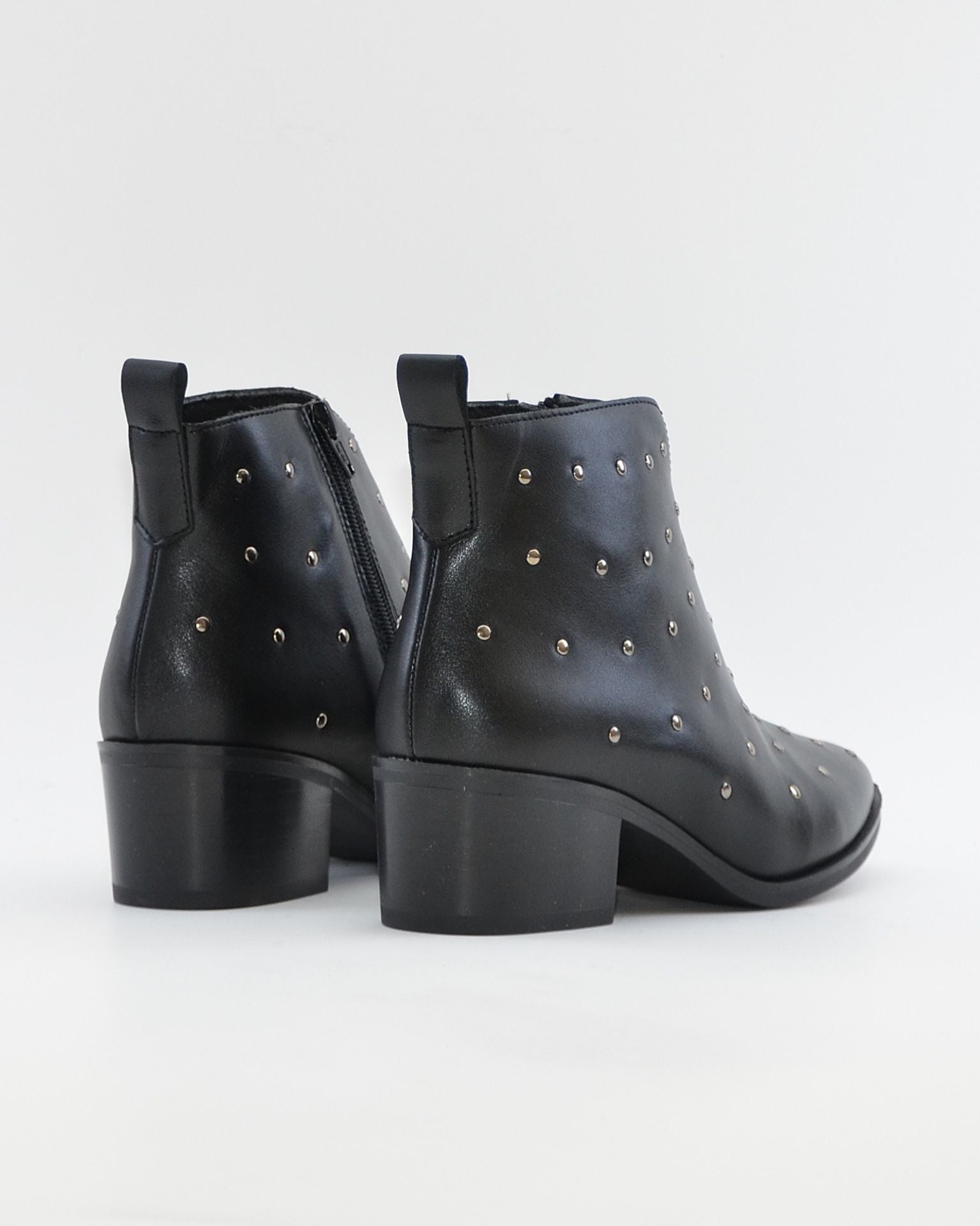 BOTIN MUJER TACON ANCHO COLOR NEGRO TACHAS KAOLA 3049