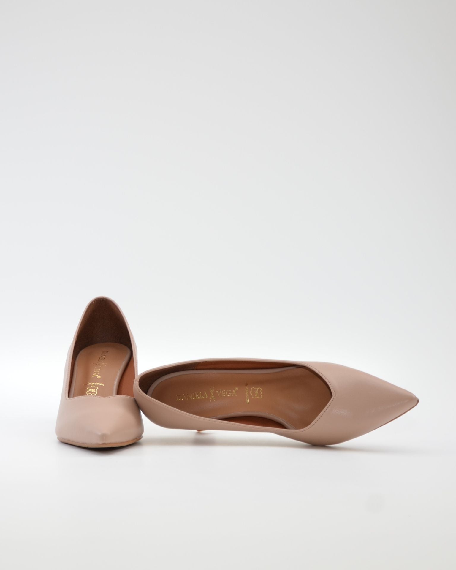 ZAPATO SALON STILETTO COLOR NUDE DANIELA VEGA 2333BD