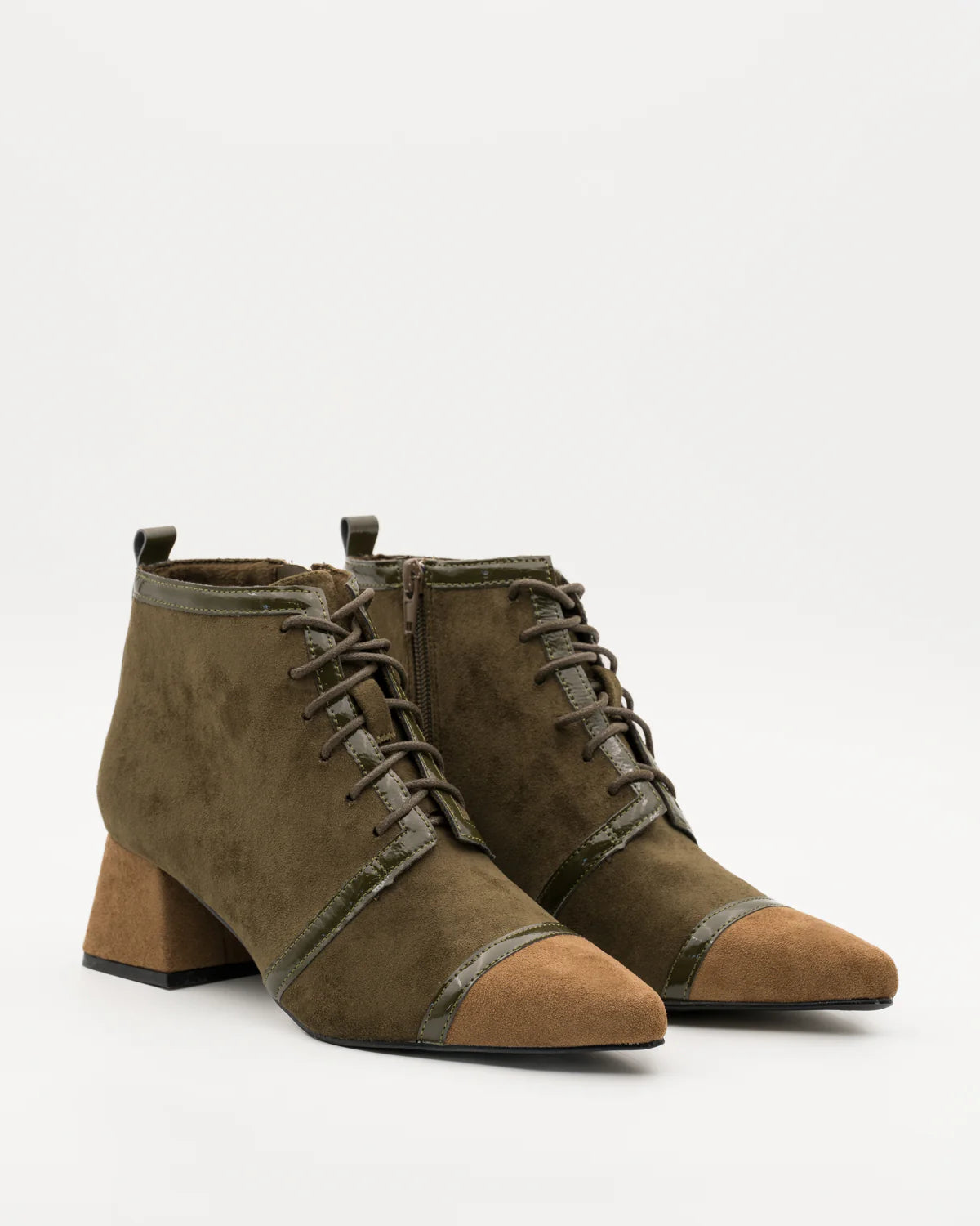 BOTINES TACON BAJO CORDON KAKY CUERO A5406