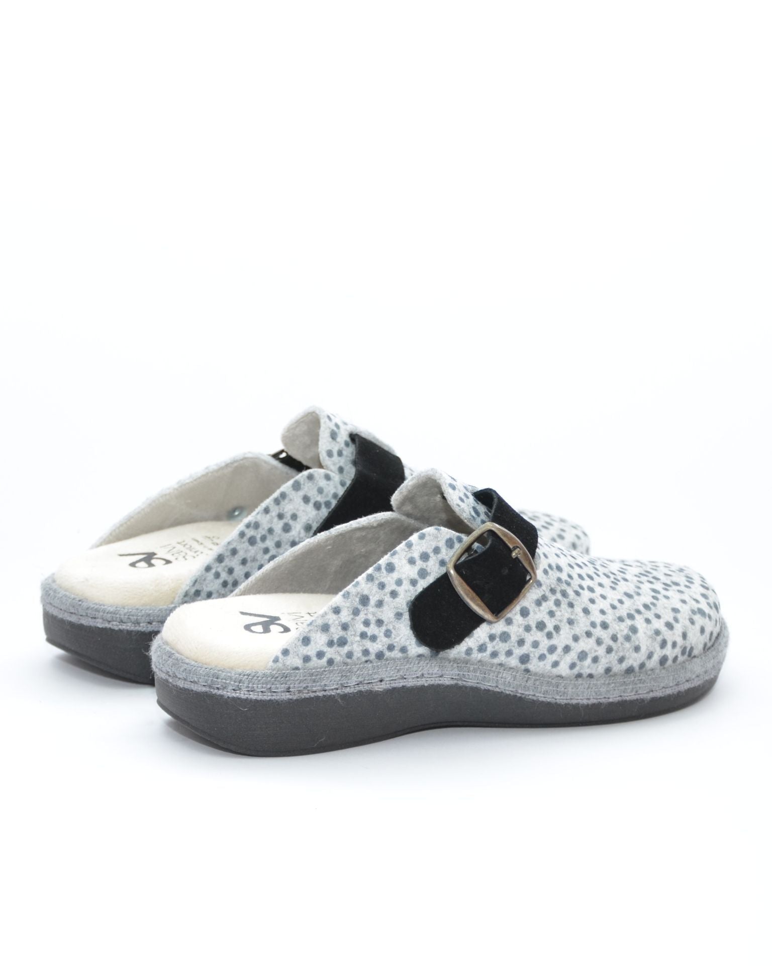 ZAPATILLAS DE CASA MUJER  CON HEBILLA
