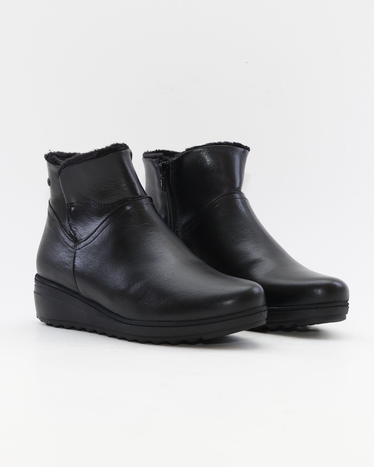 BOTINES DE MUJER CON CUÑA BAJA COLOR NEGRO GIORDA 27681
