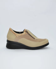 ZAPATO MUJER CUÑA BEIGE  ELÁSTICO Y CREMALLERA 8099 CONFORT CLASS