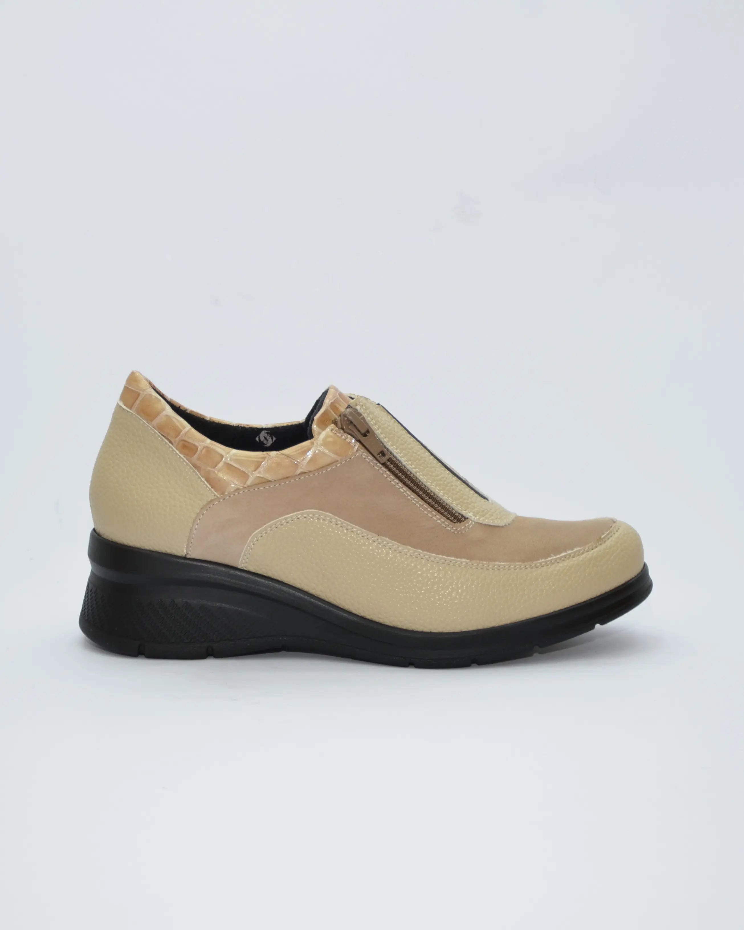 ZAPATO MUJER CUÑA BEIGE  ELÁSTICO Y CREMALLERA 8099 CONFORT CLASS