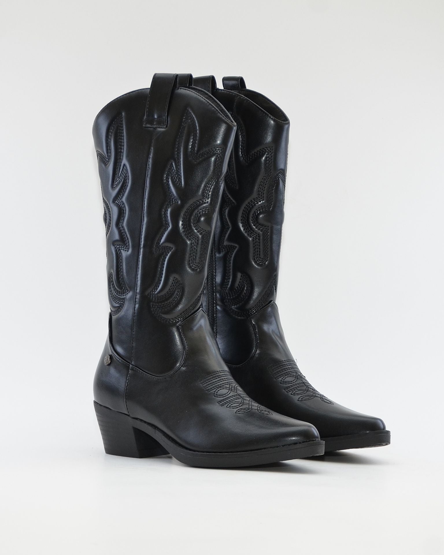 BOTA COWBOY COLOR NEGRO CON CREMALLERA  XTI 143119