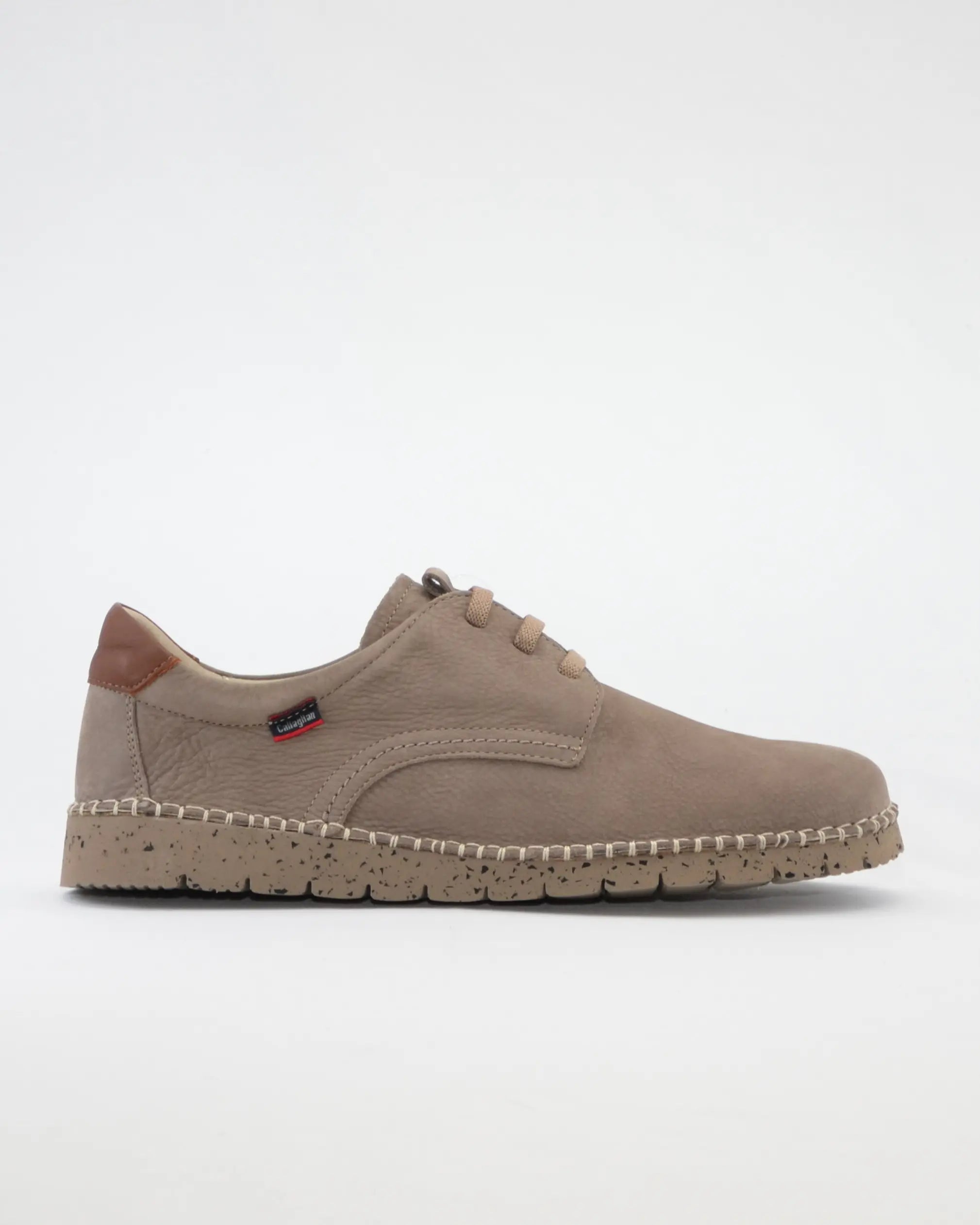 ZAPATO DE HOMBRE CALLAGHAN BEIGE CON CORDONES 65201