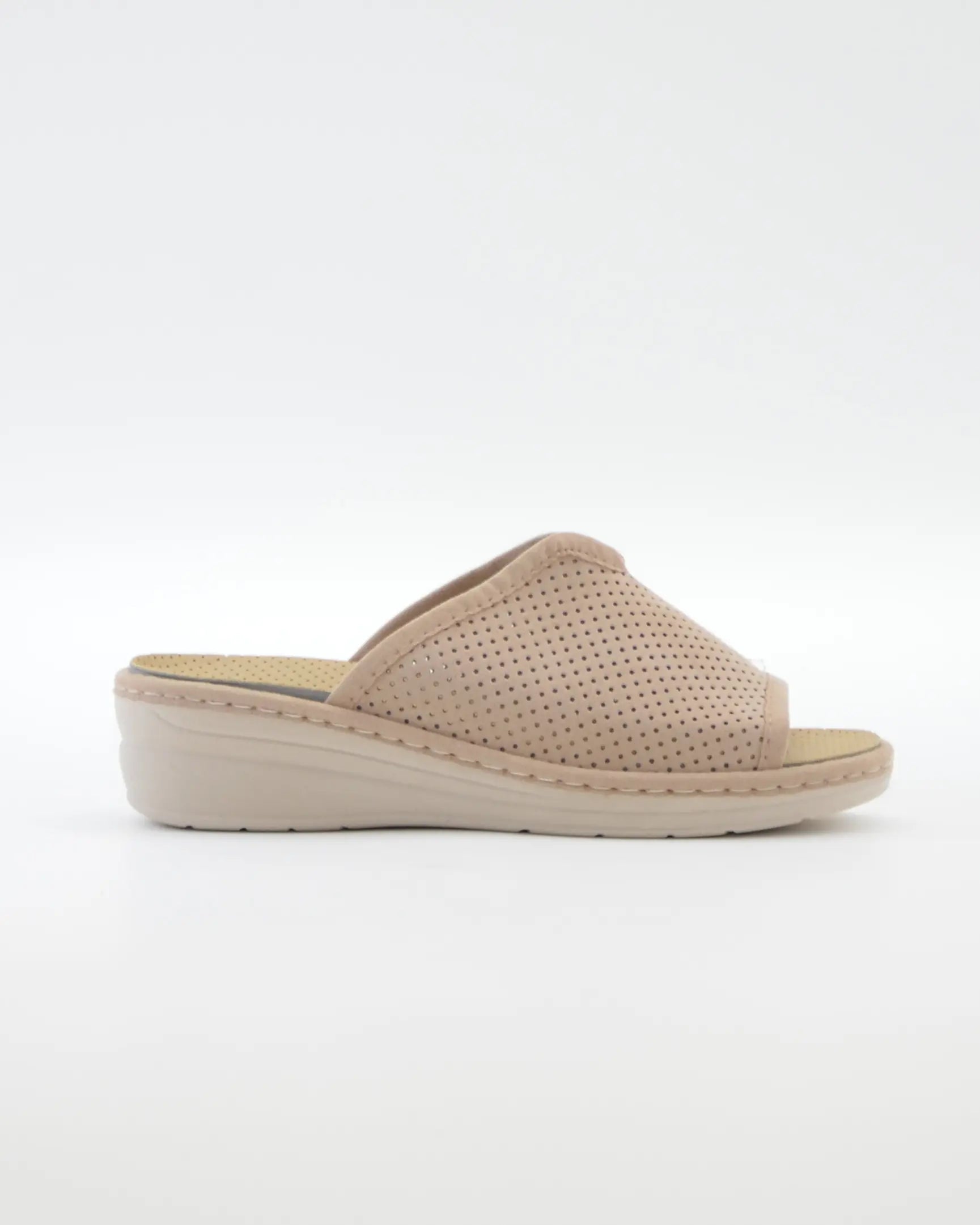 ZAPATILLAS DE CASA MUJER ABIERTA CON CUÑA COLOR BEIGE ANCHO ESPECIAL CON ABERTURA EN EL EMPEINE  PLANTILLA EXTRAIBLE