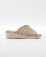 ZAPATILLAS DE CASA MUJER ABIERTA CON CUÑA COLOR BEIGE ANCHO ESPECIAL CON ABERTURA EN EL EMPEINE  PLANTILLA EXTRAIBLE