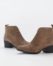 BOTIN MUJER TACON ANCHO SERRAJE TAUPE CASTOR TACHAS KAOLA 3049
