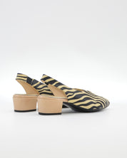 ZAPATO SALON DESTALONADO EN PIEL ANIMAL PRINT CEBRA LACOMBA HIBISCUS