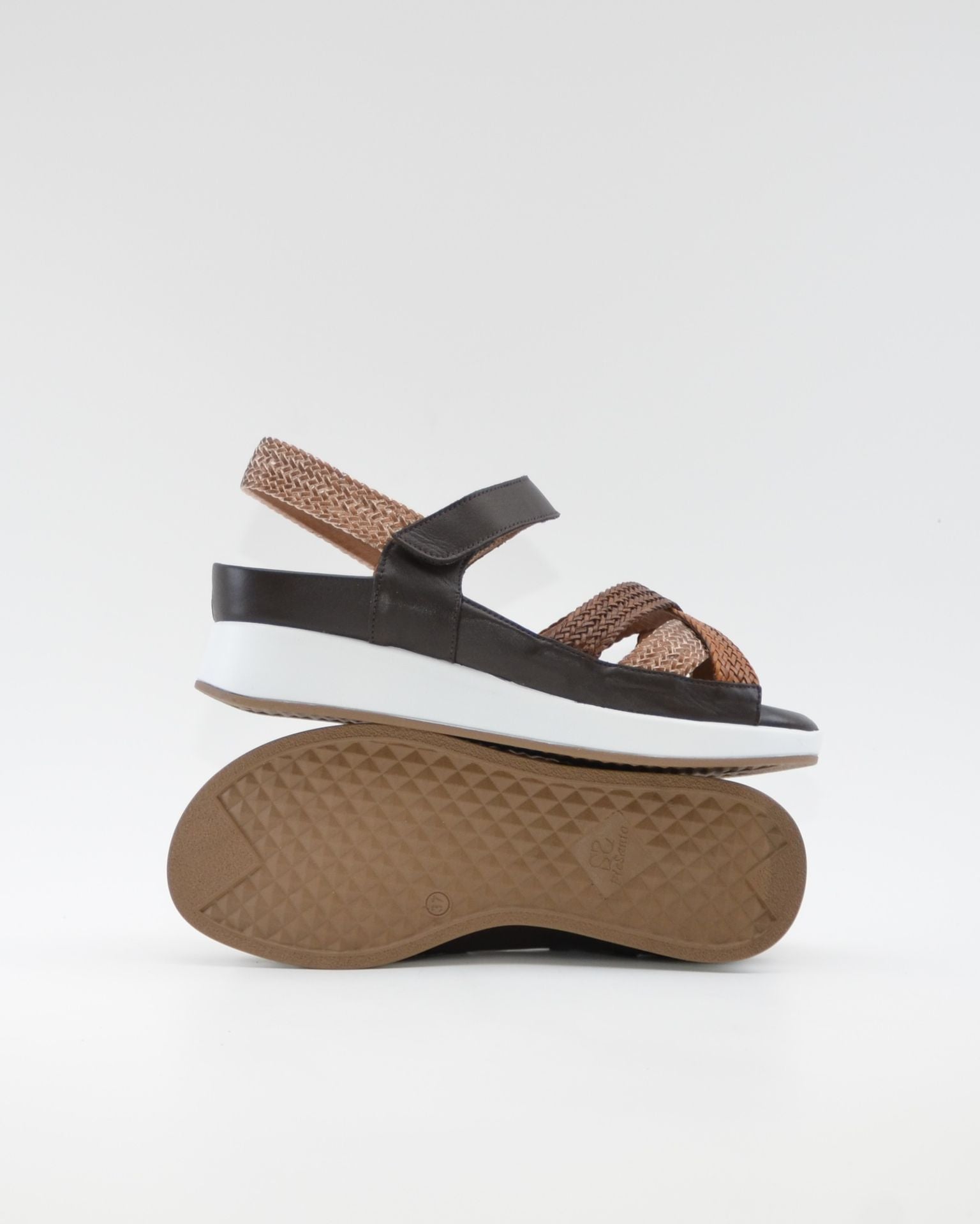 SANDALIA TRENZADA PLANTILLA EXTRAIBLE MUJER  ANCHO ESPECIAL COLOR MULTI CAOBA PIE SANTO 260425