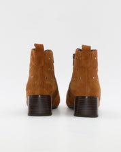 BOTIN MUJER TACON ANCHO SERRAJE CUERO CON TACHAS KAOLA 4064