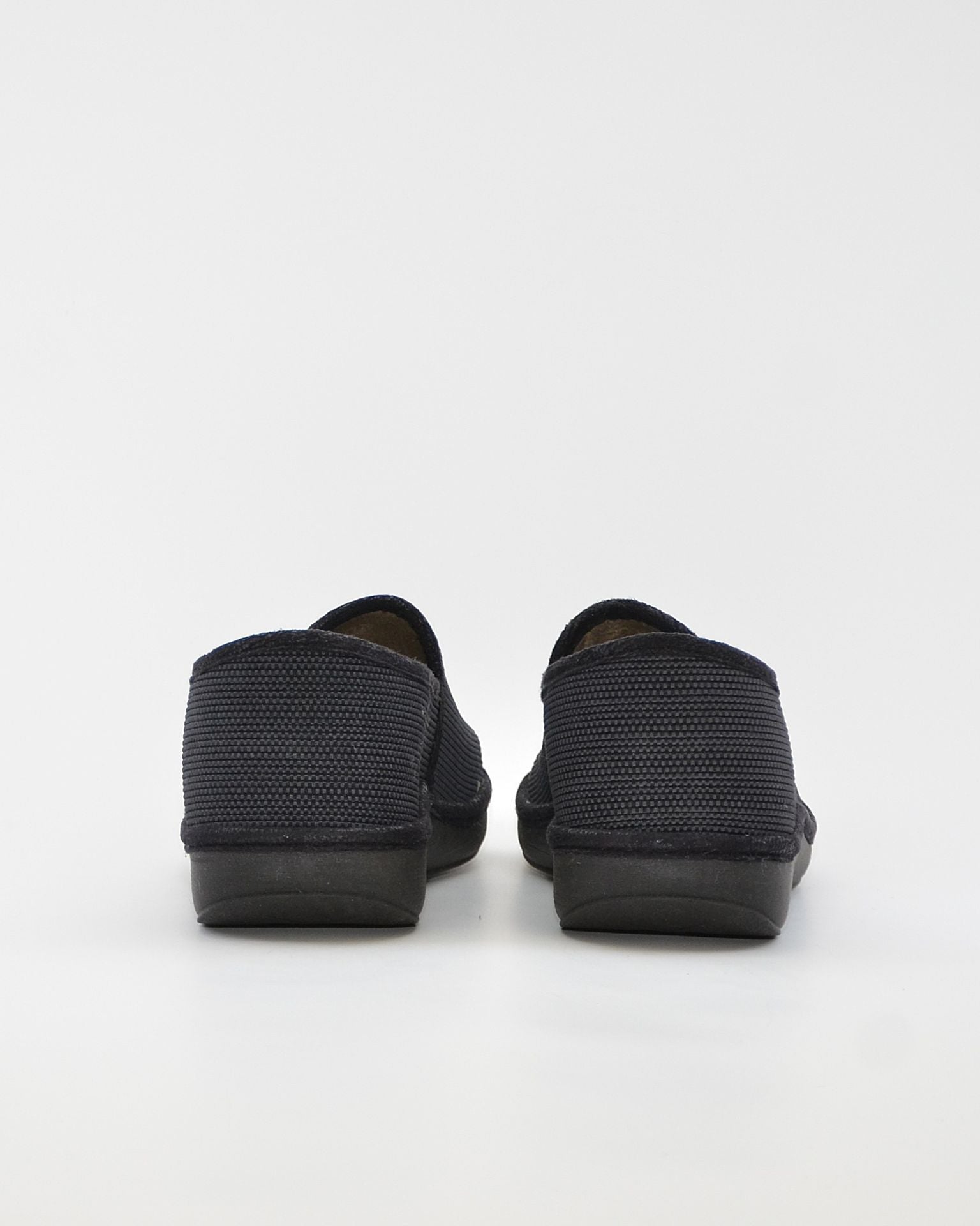 ZAPATILLAS DE CASA CERRADA HOMBRE SALVI 08D-000 DRAKO NEGRO LISO