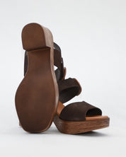 SANDALIA MUJER PLATAFORMA COLOR MARRON CHOCOLATE CON HEBILLA KAOLA 930