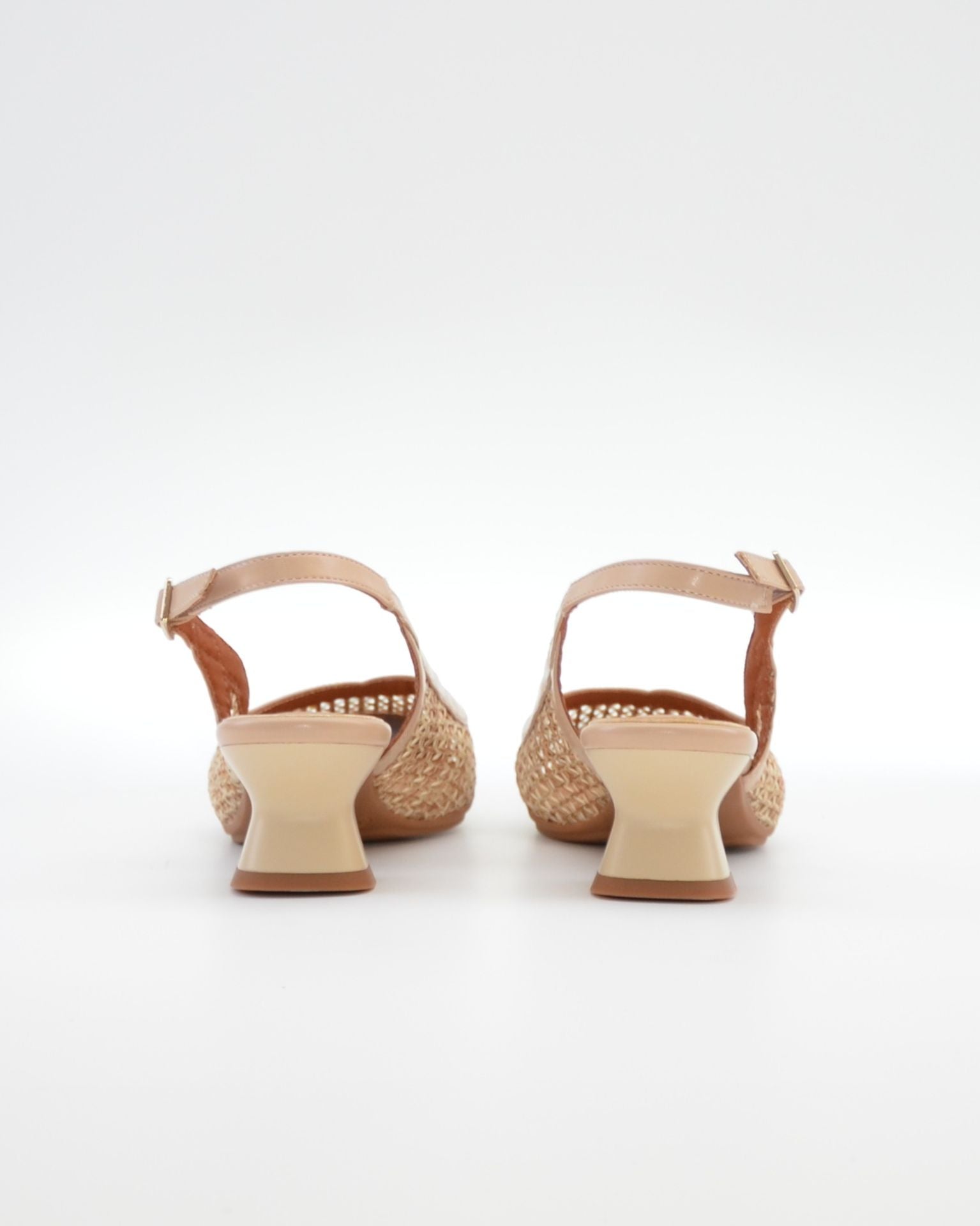 ZAPATO VESTIR MUJER DESTALONADO TACON BAJO DANIELA VEGA CON REJILLA NATURAL BEIGE