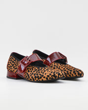 MERCEDITAS MUJER ANIMAL PRINT GUEPARDO CHAROL BURDEOS CON CORREA Y HEBILLA LACOMBA MOSS