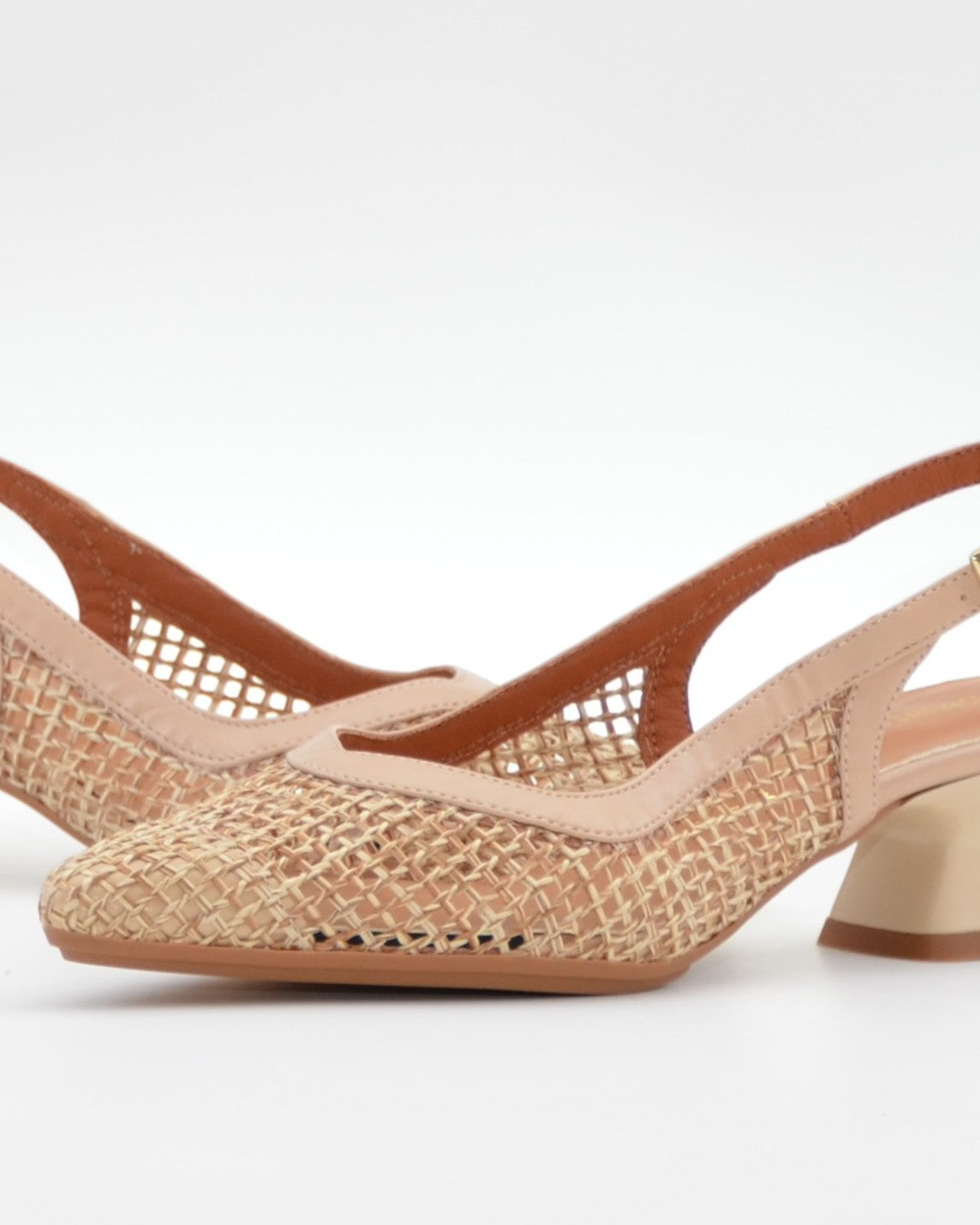 ZAPATO VESTIR MUJER DESTALONADO TACON BAJO DANIELA VEGA CON REJILLA NATURAL BEIGE
