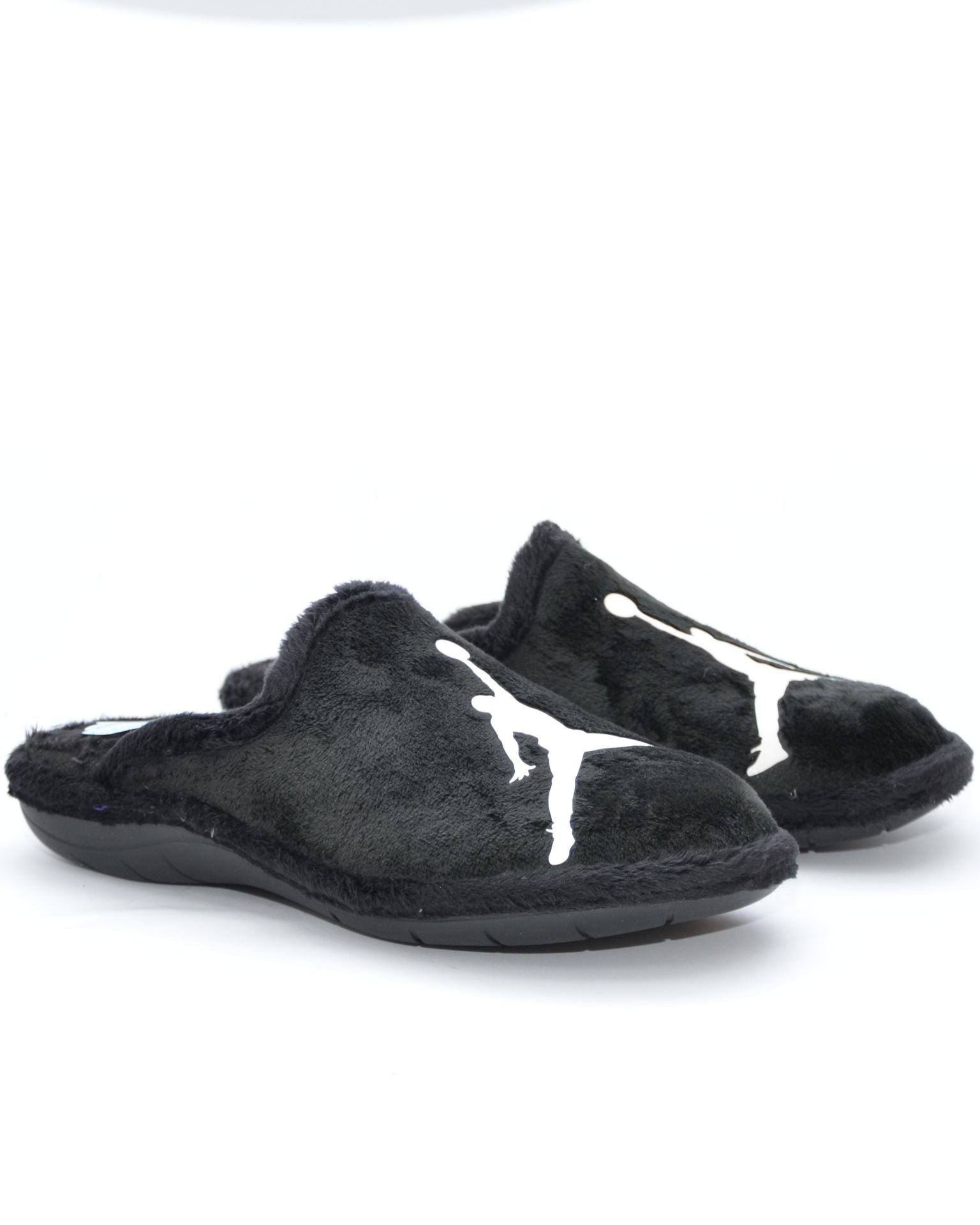 ZAPATILLAS CASA HOMBRE NEGRO JORDAN BLANCO