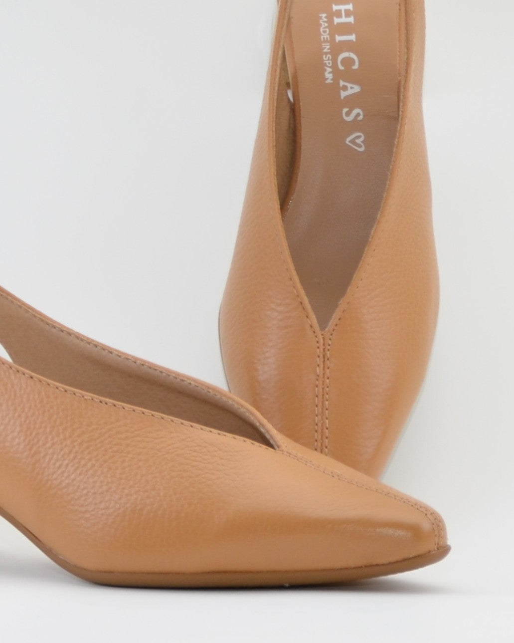 ZAPATO DESTALONADO CON TACON MEDIO ANCHO ESPECIAL COLOR CAMEL
