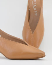 ZAPATO DESTALONADO CON TACON MEDIO ANCHO ESPECIAL COLOR CAMEL
