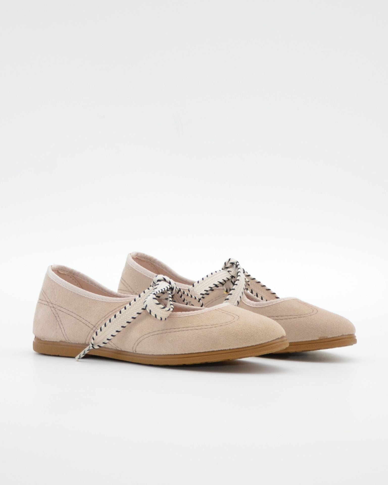 MERCEDITAS EN SERRAJE CON LAZO COLOR BEIGE MACARENA RANIA 73