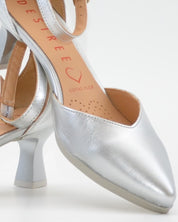 ZAPATO VESTIR MUJER PUNTERA Y TALON CERRADO CON PULSERA COLOR PLATA DESIREE MACA 3