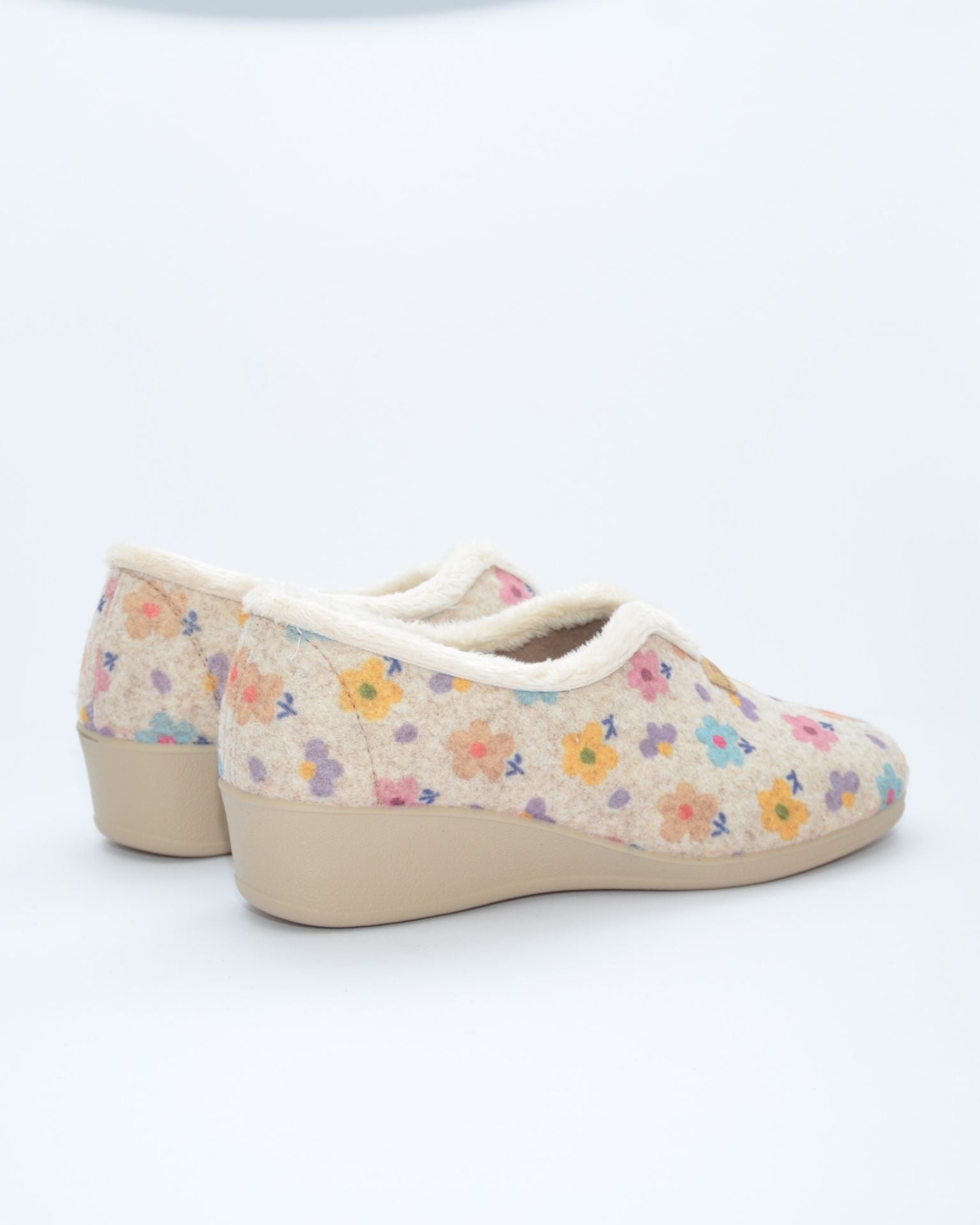 ZAPATILLAS DE CASA MUJER ANCHO ESPECIAL FIELTRO FLORES BEIGE